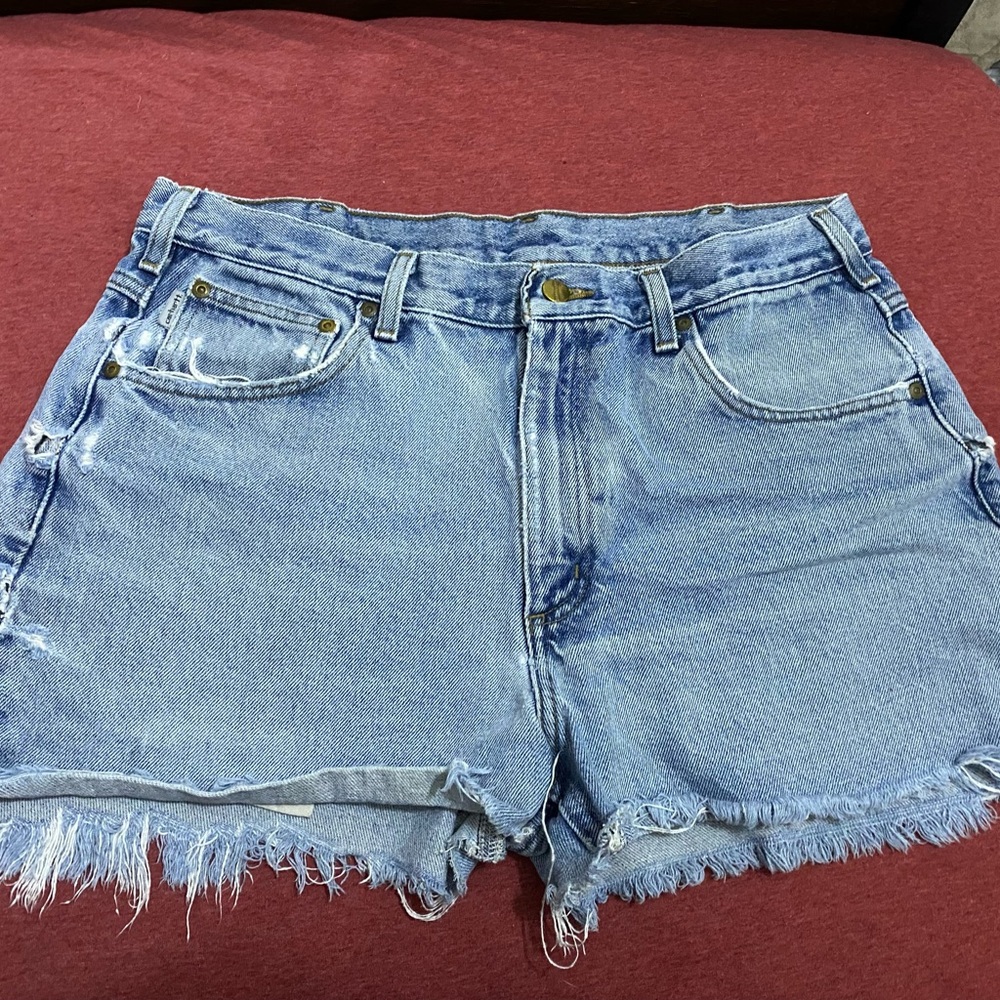 carhartt distressed jean shorts!